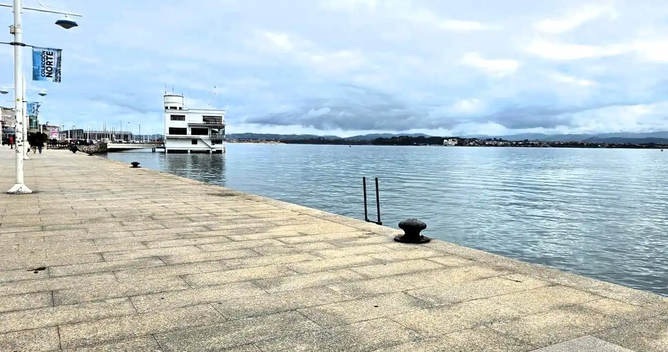 Vista exterior de Àtic en venda en Santander amb Calefacció