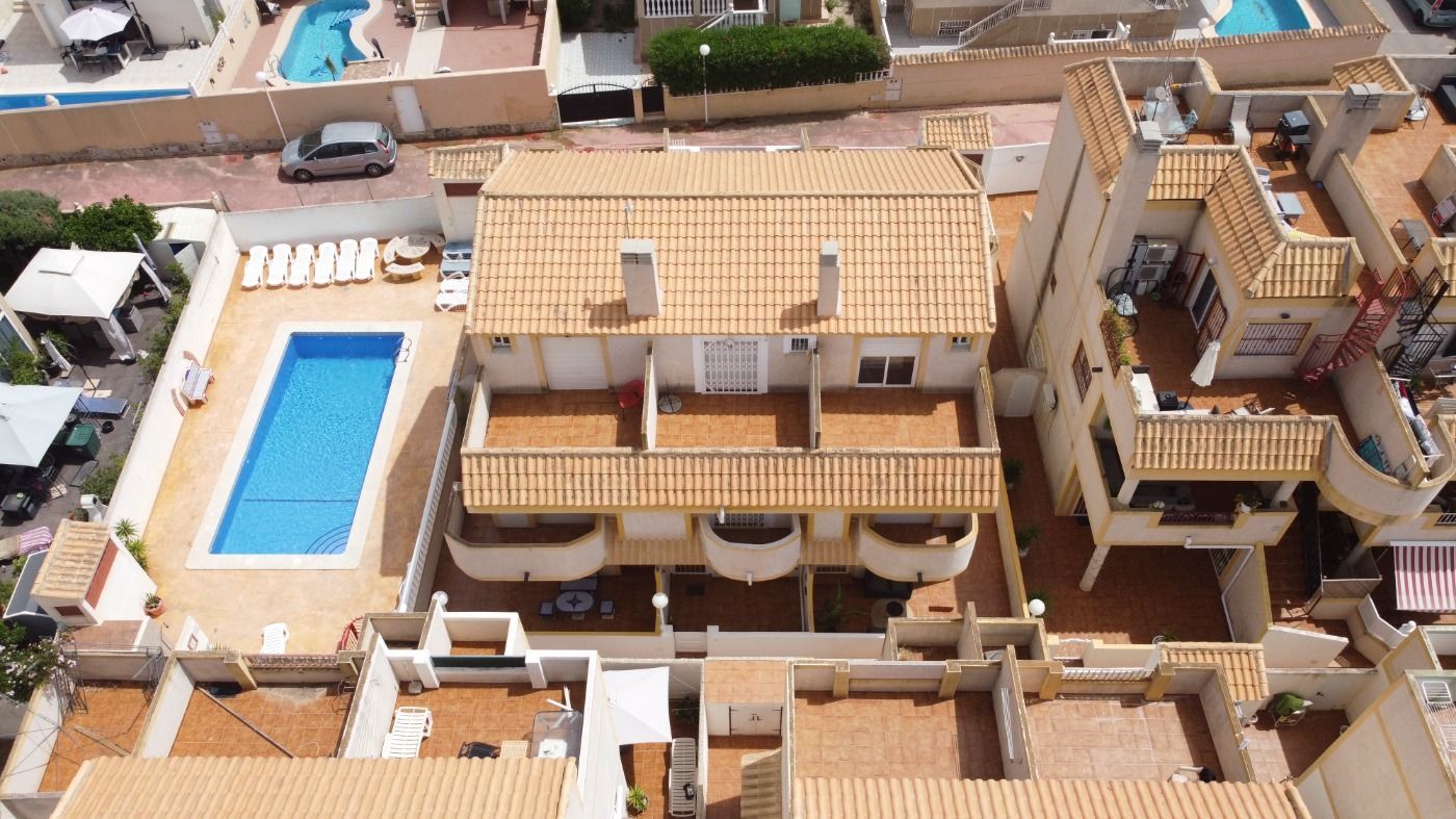 Exterior view of Single-family semi-detached for sale in Orihuela  with Air Conditioner, Terrace and Balcony