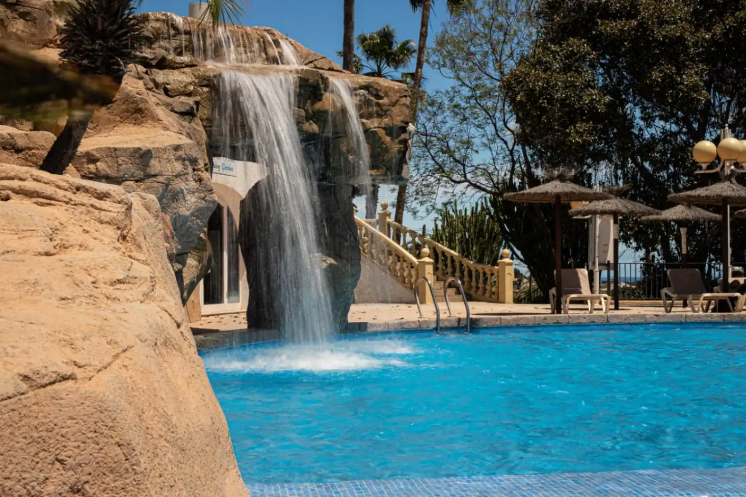 Bungalow con piscina en venta en Zona Pueblo, imagen 17