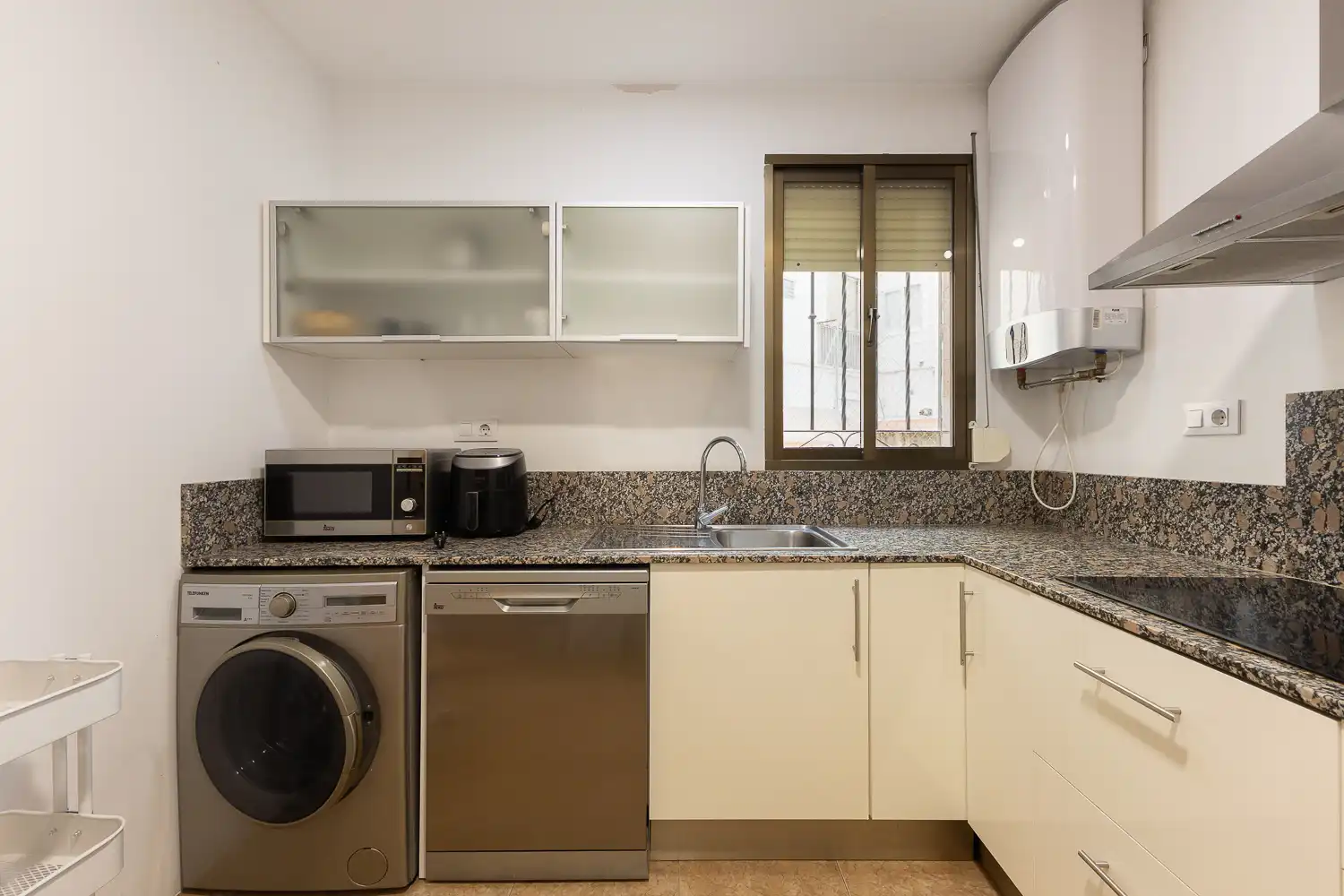 Kitchen of Flat for rent in Valencia  with Air Conditioner, Heating and Furnished