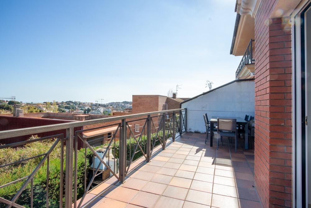 Terrassa de Casa o xalet en venda en Tiana amb Jardí privat, Terrassa i Piscina comunitària