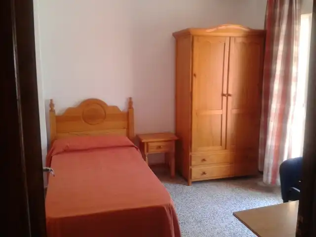 Habitación de Piso de alquiler en Granada con Amueblado y Lavadora