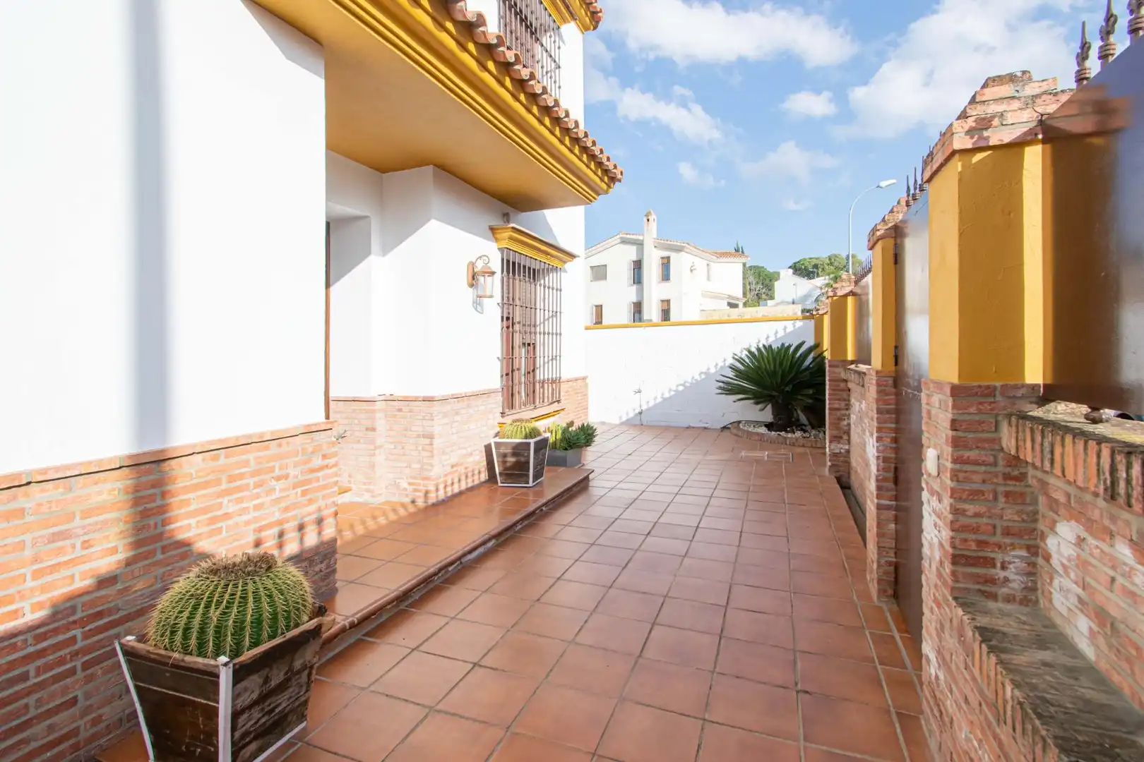 Jardí de Casa o xalet en venda en Alcalá de Guadaira amb Aire condicionat, Jardí privat i Piscina