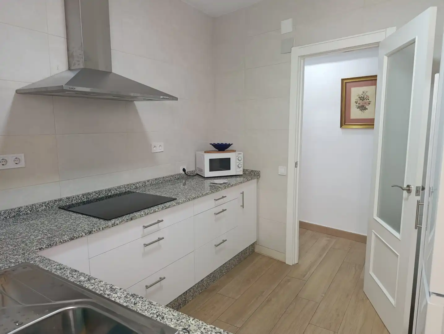 Cocina de Piso de alquiler en Dos Hermanas con Aire acondicionado, Trastero y Amueblado