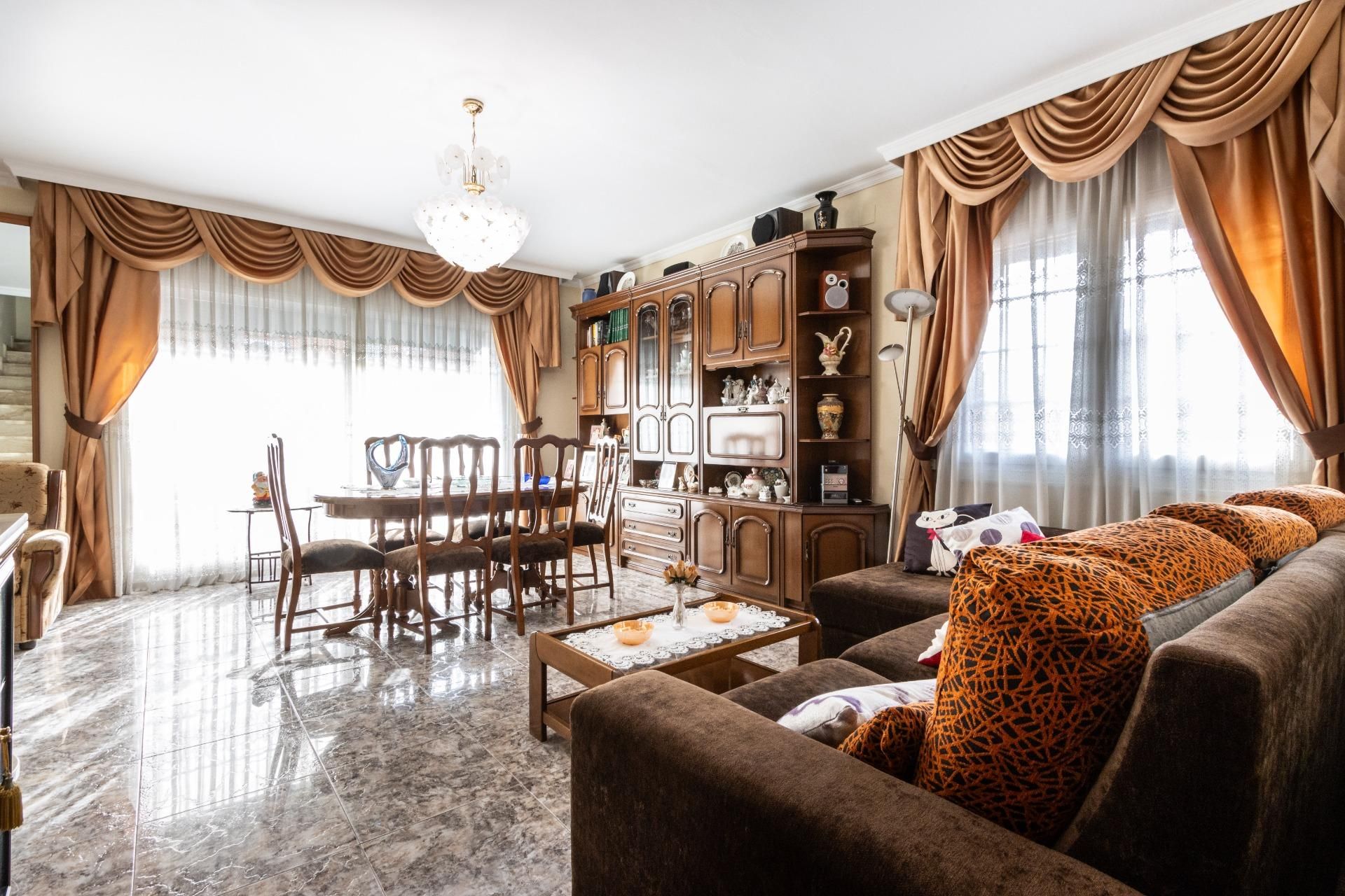 Sala d'estar de Casa o xalet en venda en Sabadell amb Aire condicionat, Calefacció i Traster