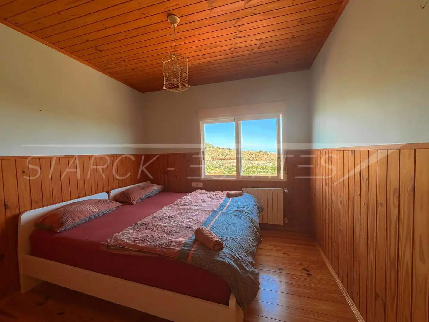 Dormitori de Casa o xalet en venda en Oliva amb Aire condicionat, Jardí privat i Piscina