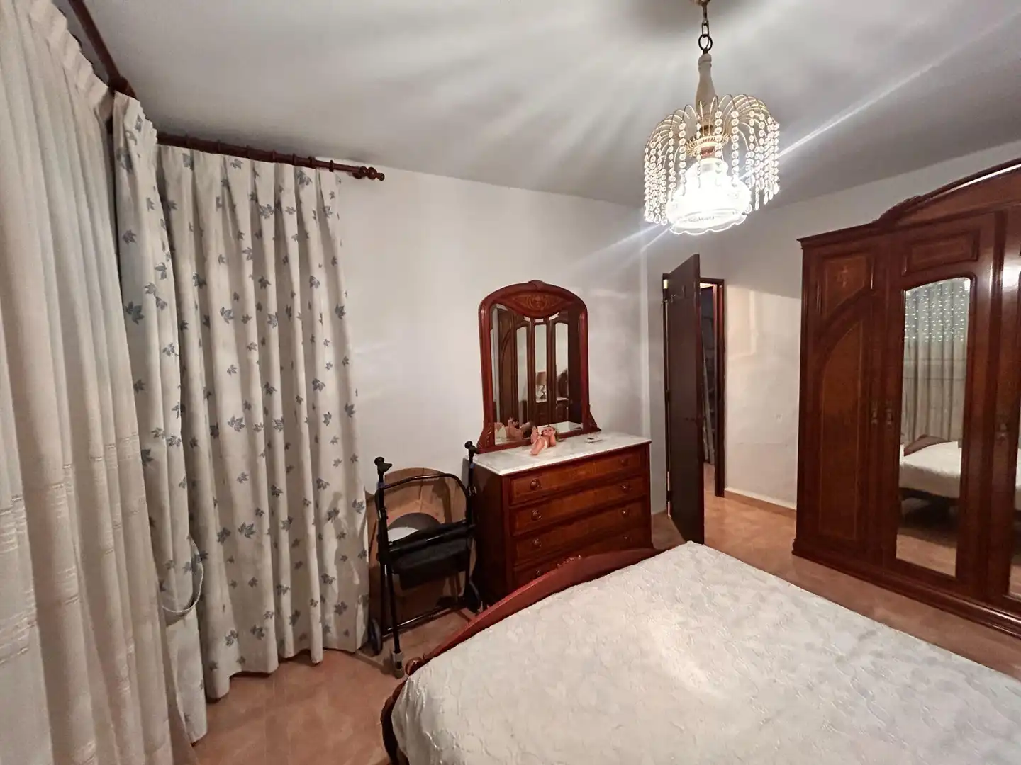 Dormitori de Casa adosada en venda en Barrio Alto