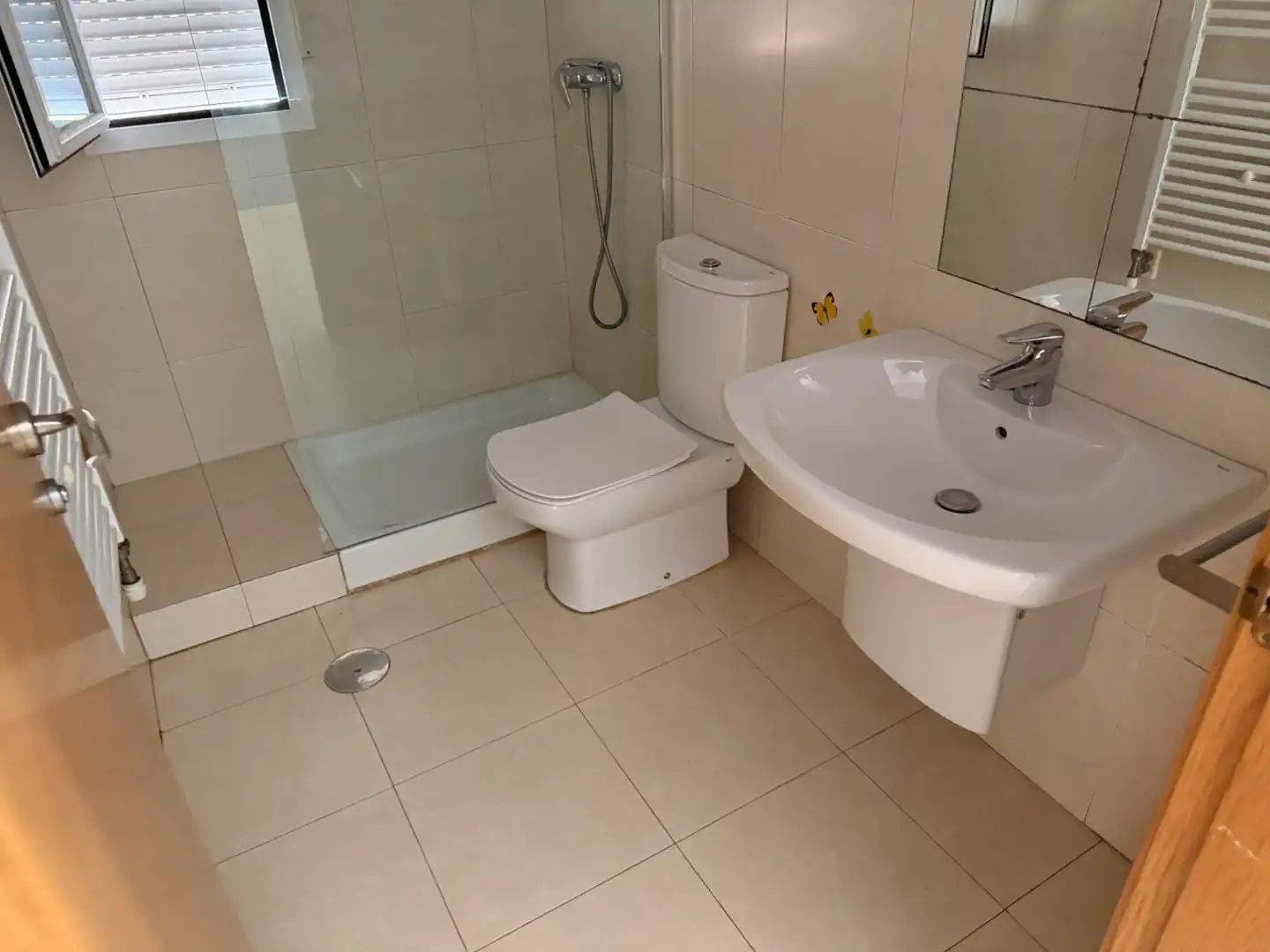 Baño de Casa adosada en venta en Murcia con Aire acondicionado, Calefacción y Jardín privado