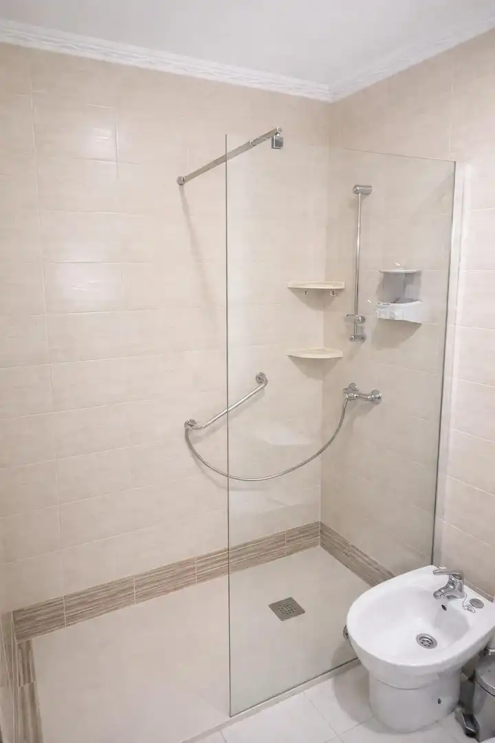 Bany de Pis en venda en Camas amb Aire condicionat