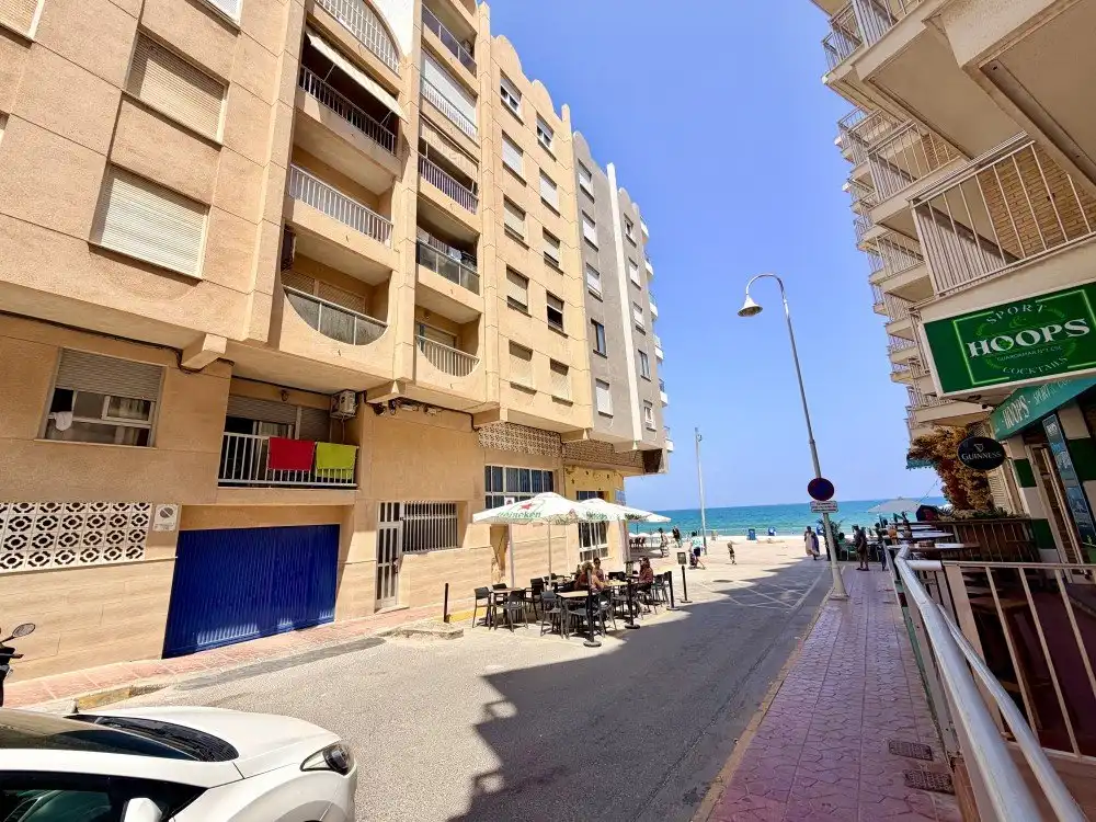 Apartament amb terrassa en venda a Guardamar Playa, imagen 19