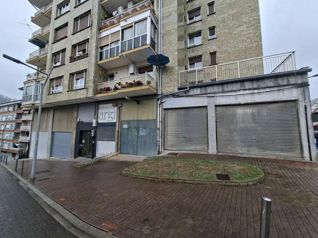 Vista exterior de Local en venta en Lemoa