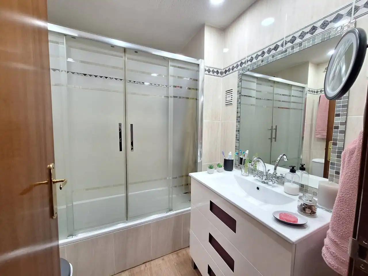 Baño de Piso en venta en Fuenlabrada con Aire acondicionado y Calefacción