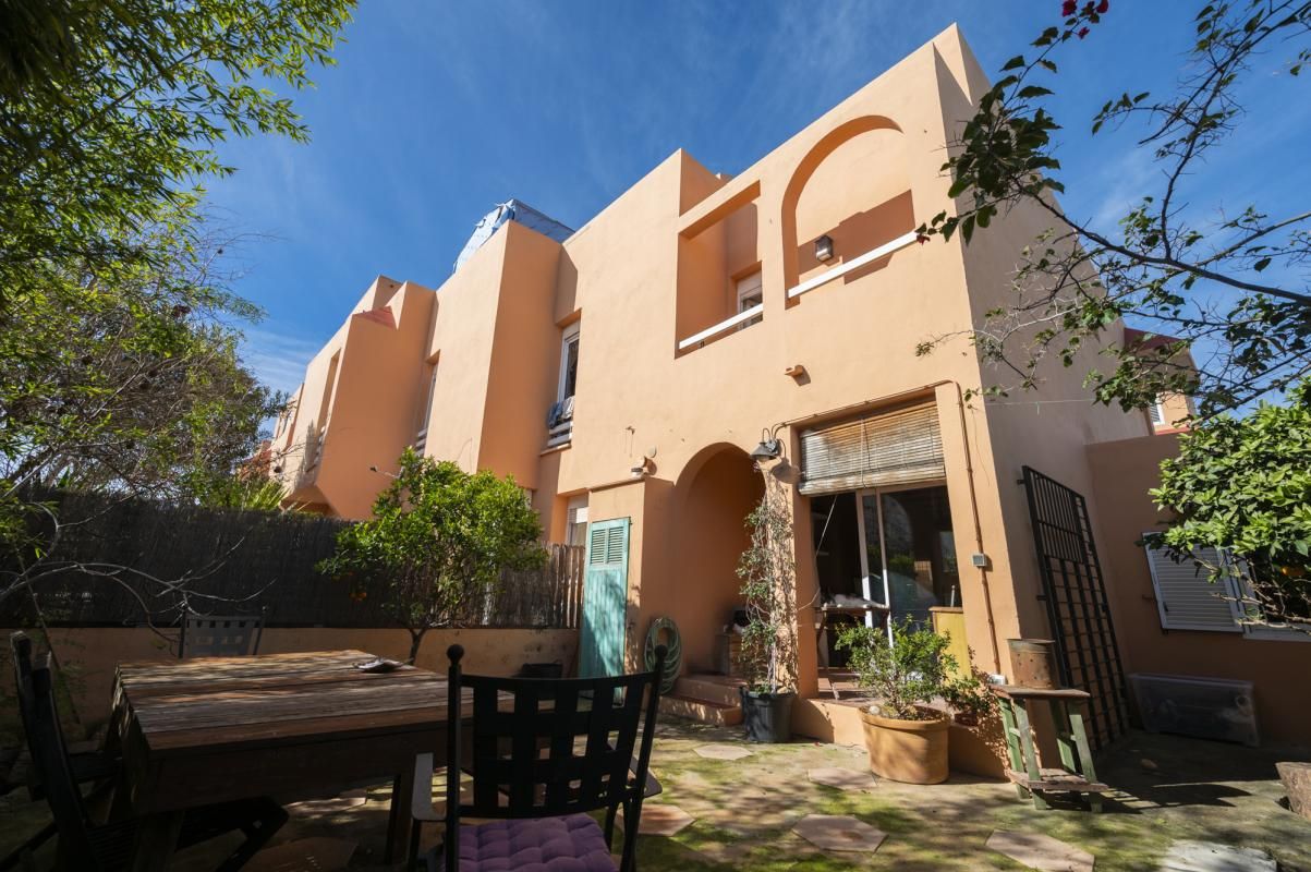 Außenansicht von Maisonette zum Verkauf in Sant Josep de sa Talaia mit Klimaanlage, Heizung und Privatgarten