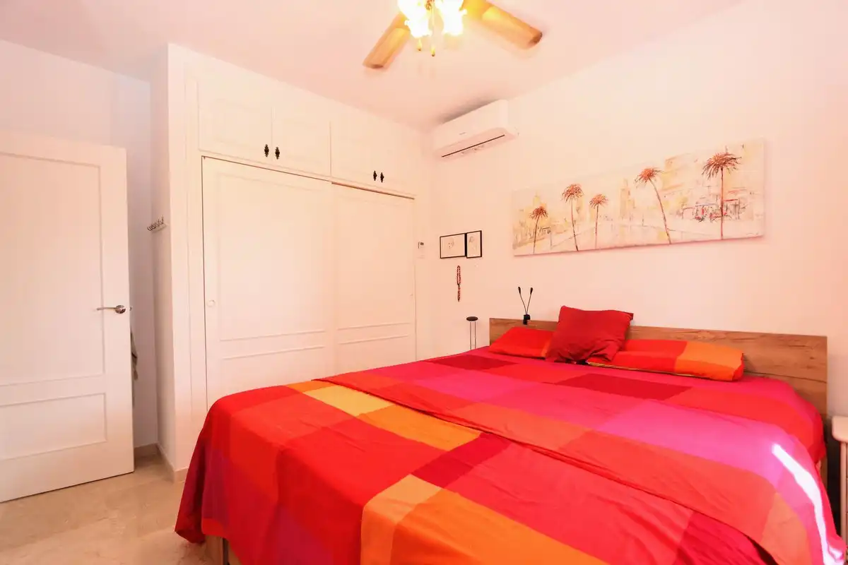 Habitación de Casa o chalet en venta en Alicante / Alacant con Aire acondicionado, Jardín privado y Terraza