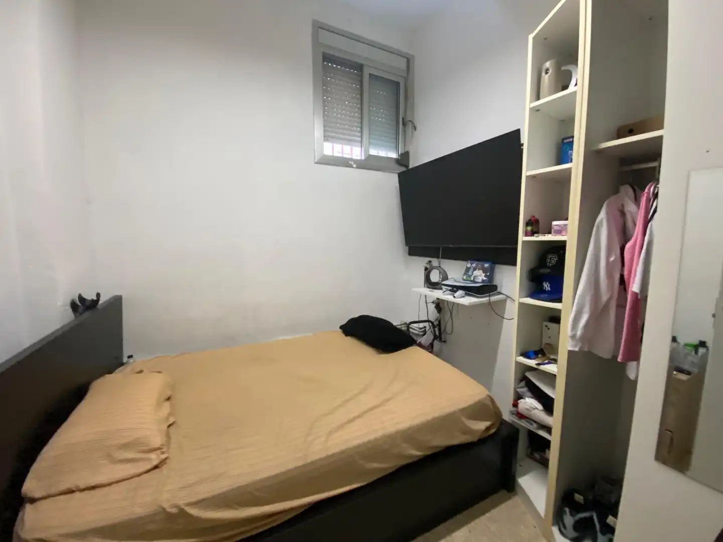 Schlafzimmer von Büro zum Verkauf in Sabadell