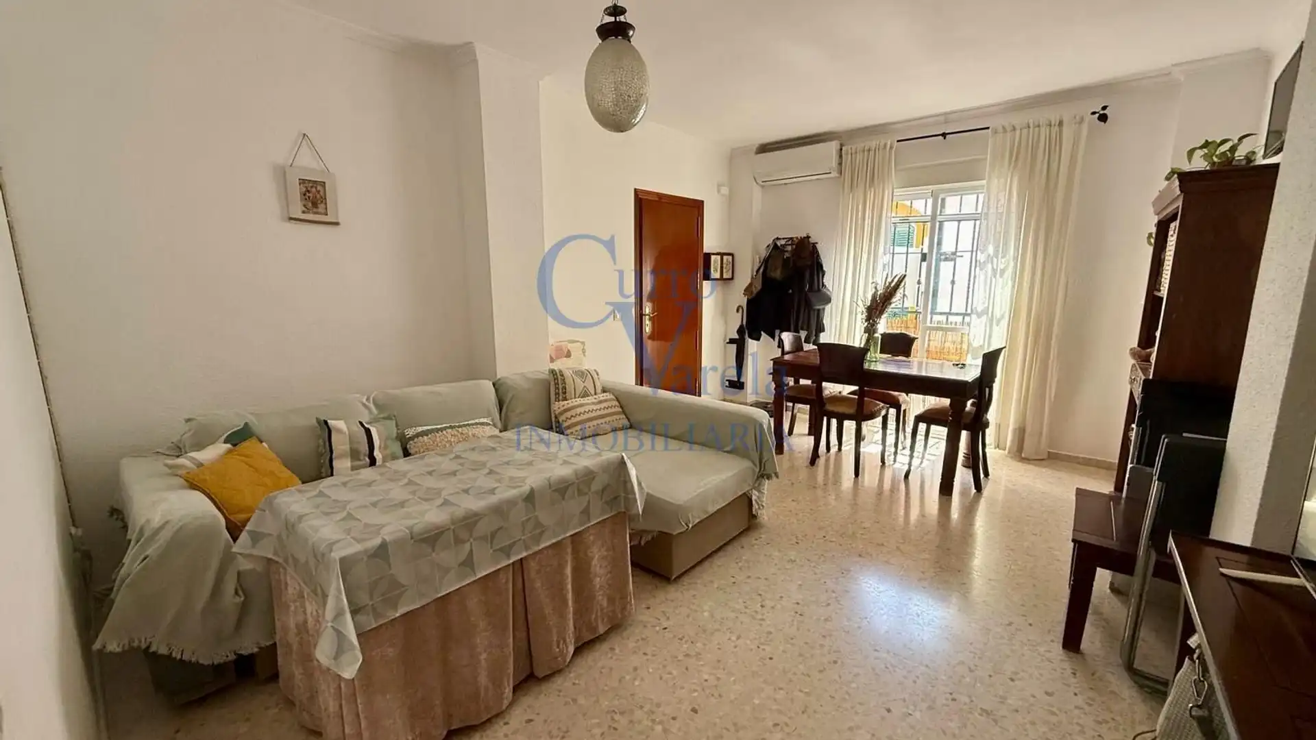 Exterior view of Flat for sale in Dos Hermanas  with Air Conditioner and Storage room