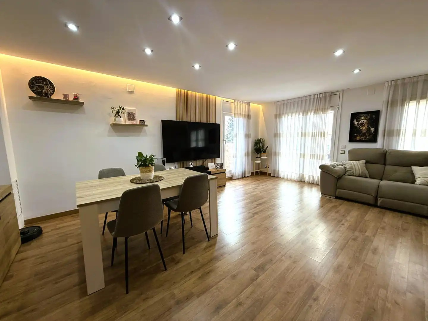 Living room of Duplexes for sale in Palau-solità i Plegamans  with Air Conditioner, Heating and Parquet flooring