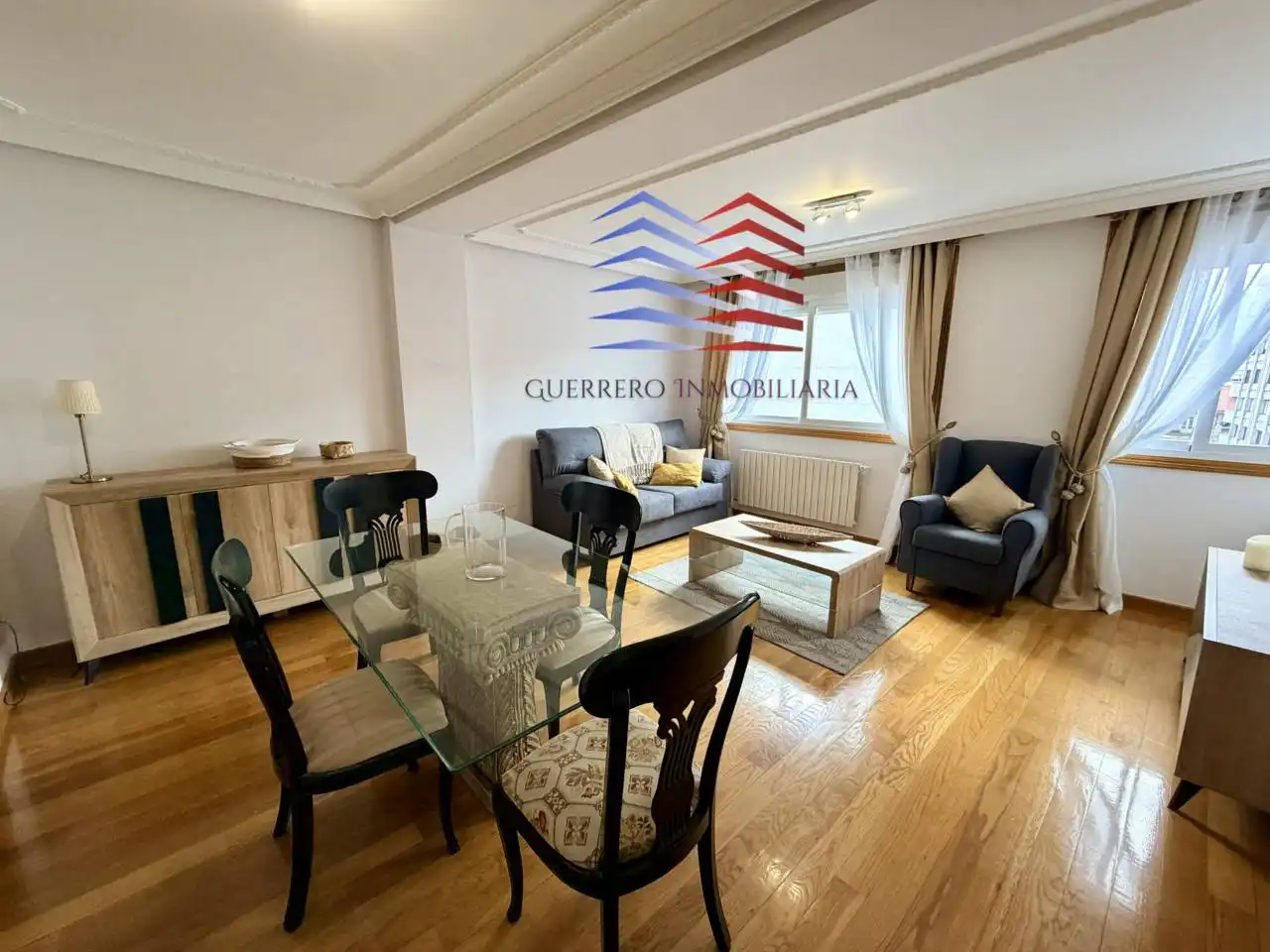 Living room of Apartments for rent in Ourense Capital   with Heating, Parquet flooring and Storage room