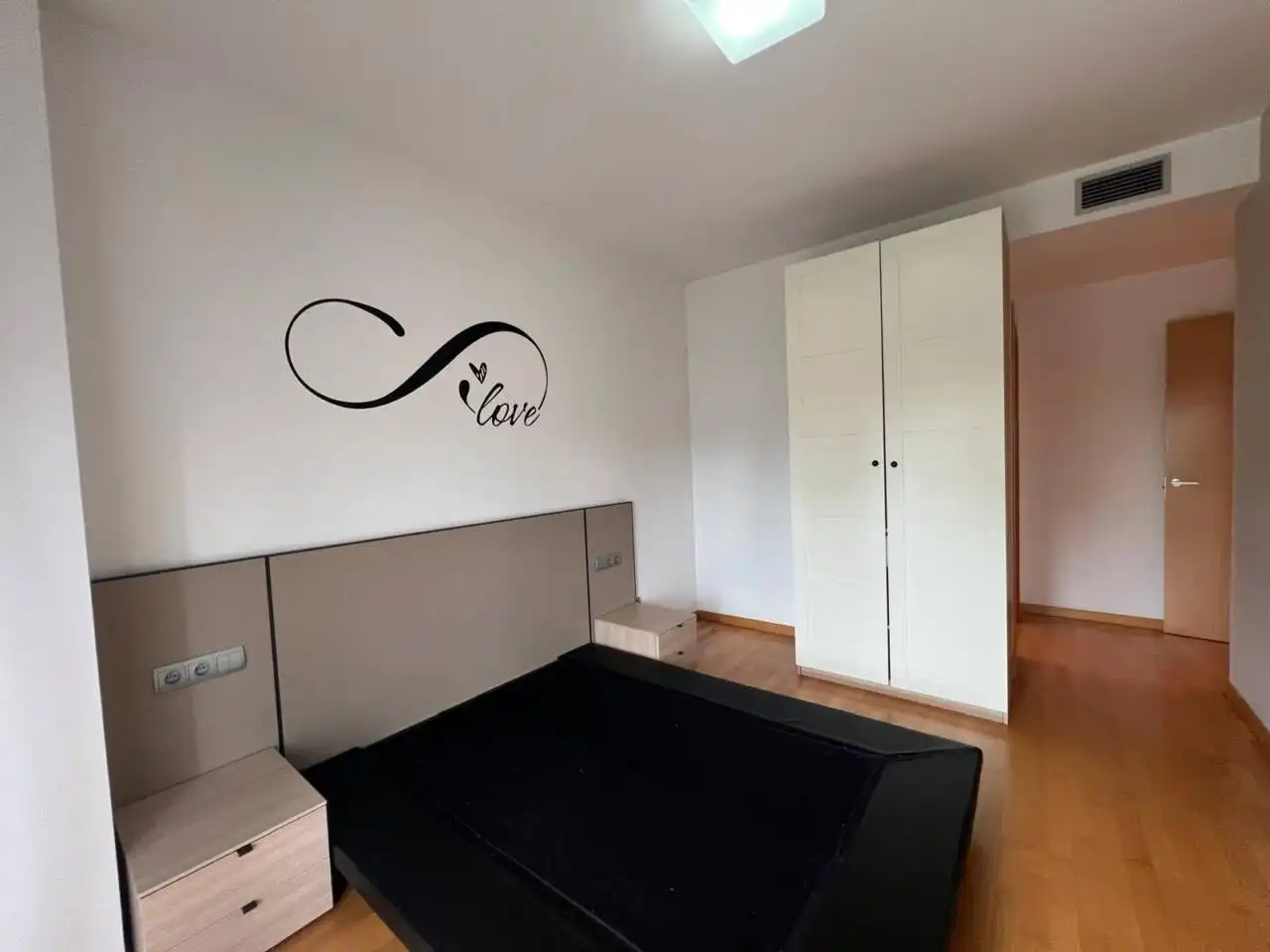 Habitación de Piso en venta en Terrassa con Aire acondicionado, Calefacción y Parquet