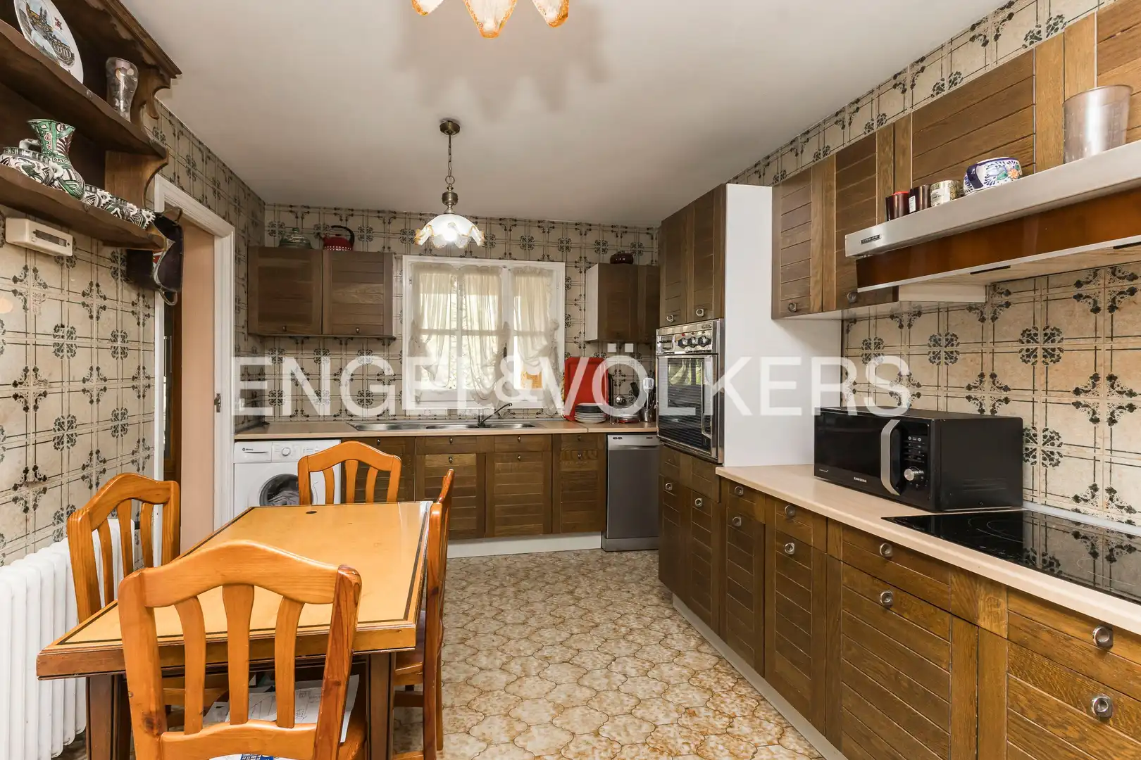 Cuina de Casa o xalet en venda en Tres Cantos amb Calefacció, Jardí privat i Parquet