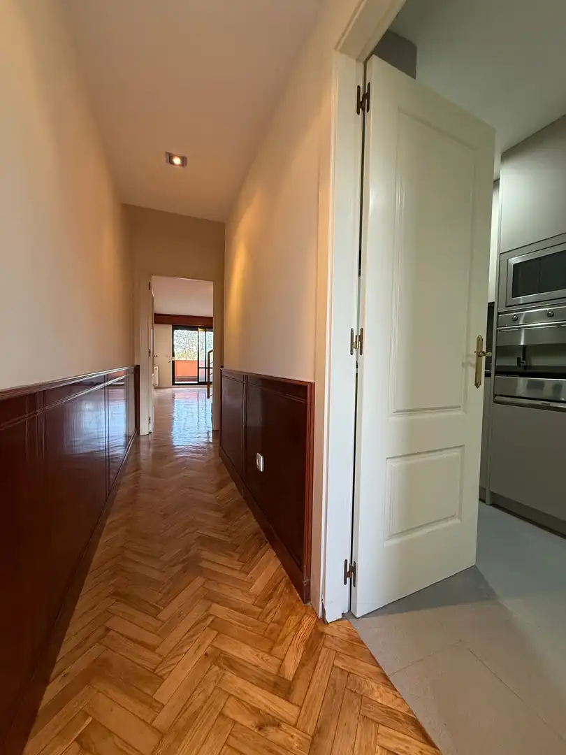 Dúplex en venta en Pozuelo de Alarcón con Aire acondicionado, Trastero y Piscina comunitaria