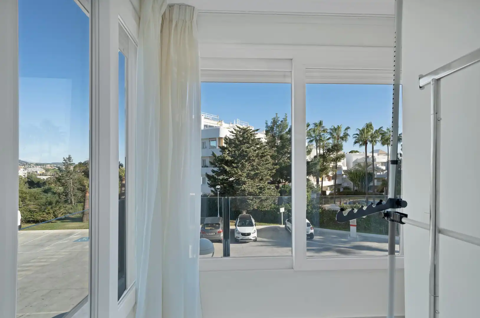 Habitación de Apartamento de alquiler en Marbella con Calefacción, Jardín privado y Amueblado