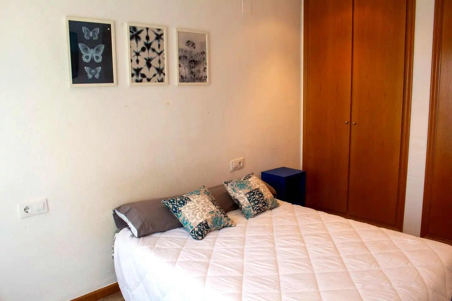 Dormitori de Apartament de lloguer en Valencia amb Aire condicionat, Moblat i Balcó