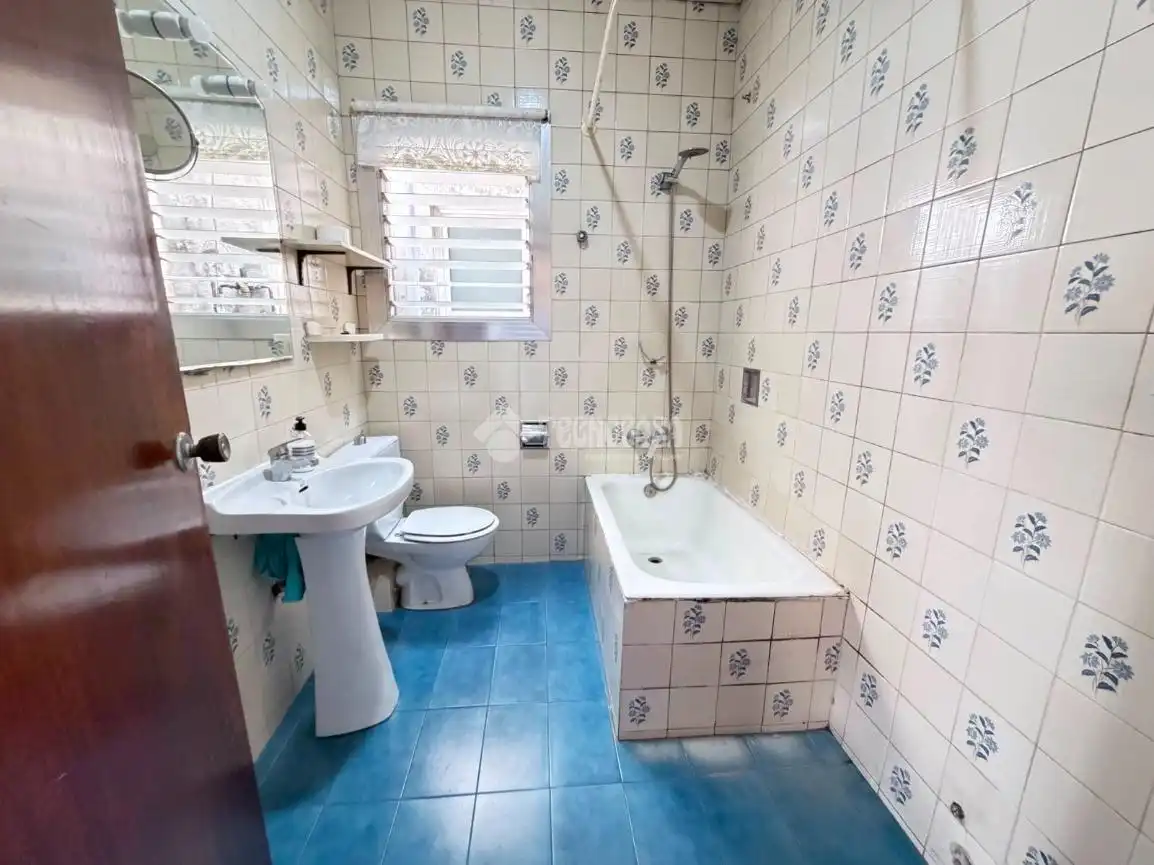 Badezimmer von Wohnung zum Verkauf in Barcelona mit Terrasse