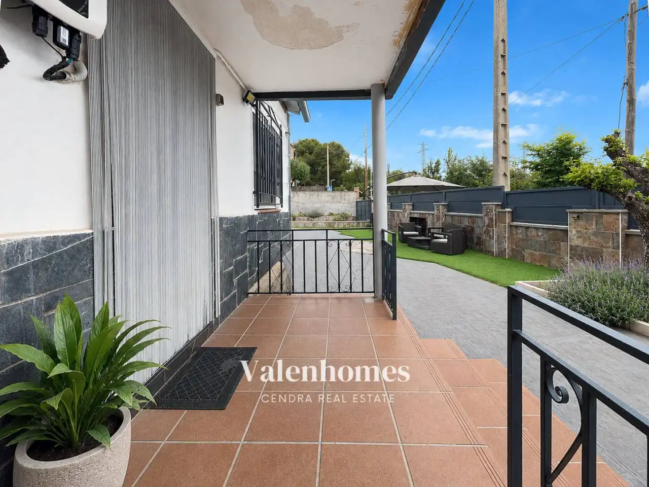 Exterior view of Houses for sale in Lliçà d'Amunt  with Air Conditioner, Private garden and Furnished