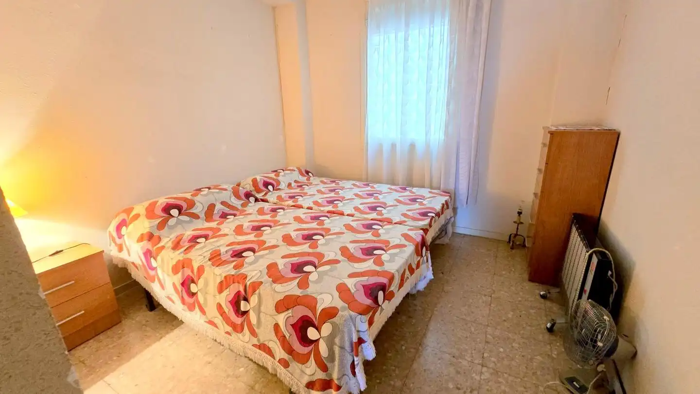 Dormitori de Apartament de lloguer en Gandia amb Terrassa i Moblat