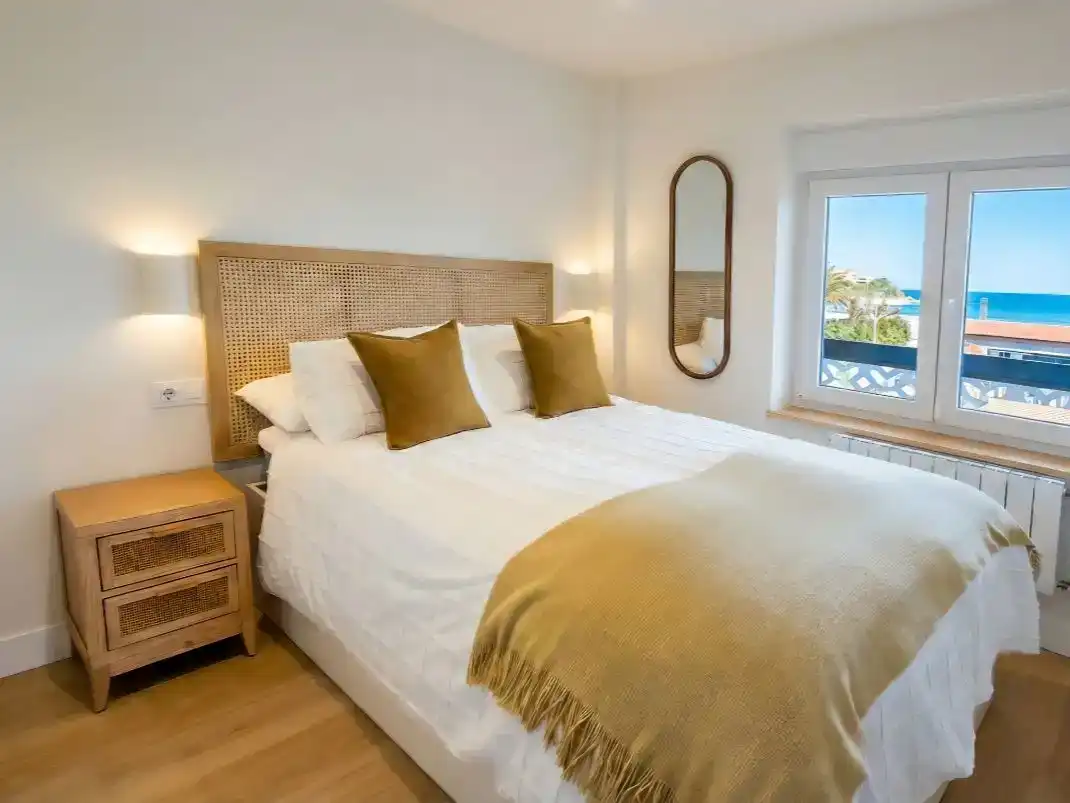 Dormitori de Apartament de lloguer en Suances amb Moblat i Balcó
