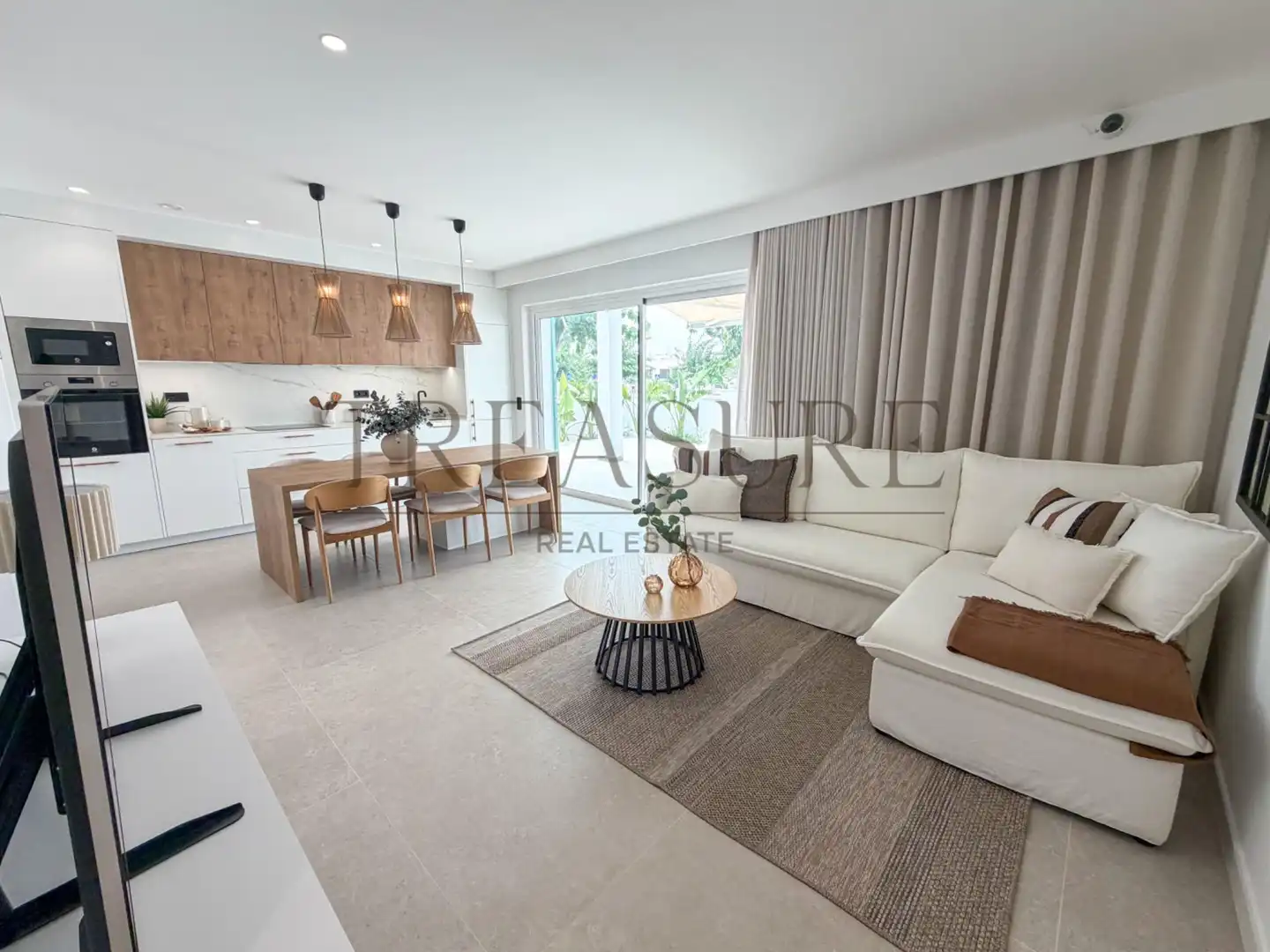 Sala d'estar de Planta baixa en venda en Pilar de la Horadada amb Aire condicionat, Jardí privat i Terrassa