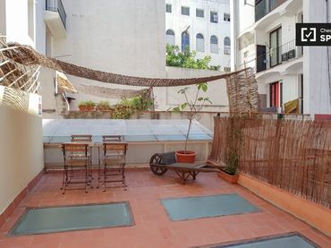 Appartamento con balcone in affitto a Ciutat Vella