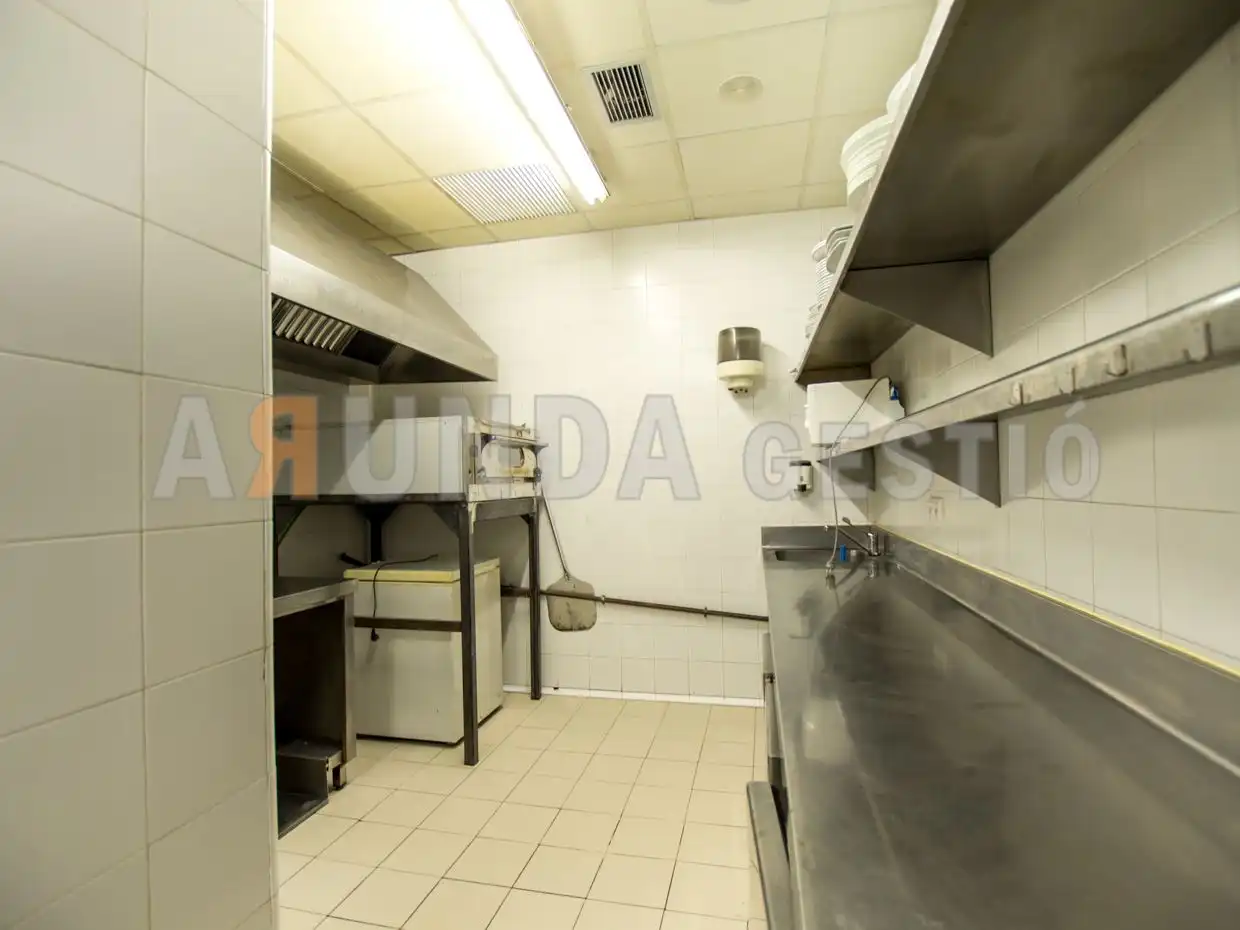 Cocina de Local en venta en La Selva del Camp con Aire acondicionado, Calefacción y Amueblado