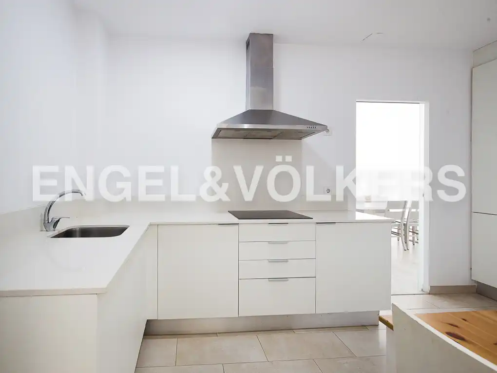 Cocina de Piso de alquiler en Valencia con Aire acondicionado, Calefacción y Balcón