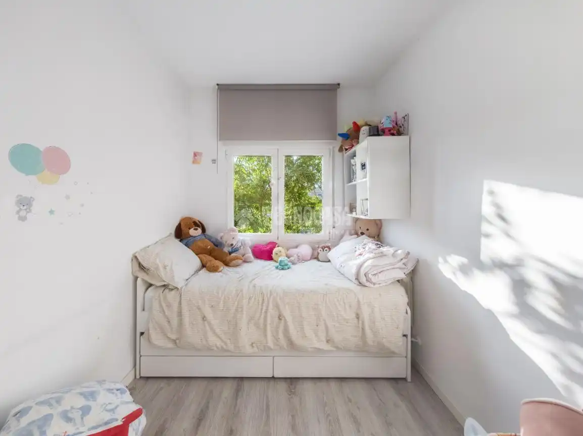 Bedroom of Flat for sale in Madrid  with Air Conditioner and Heating