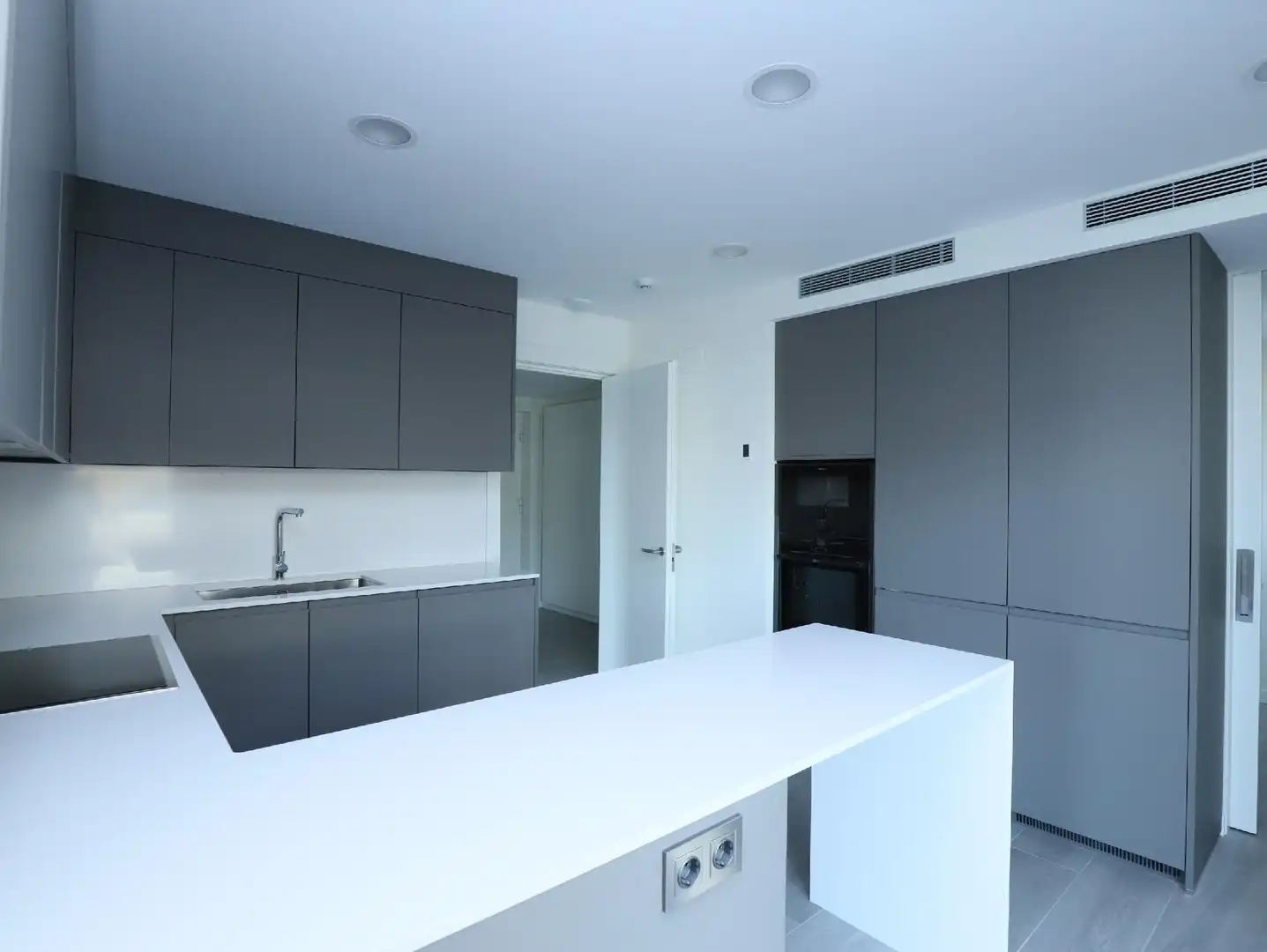 Cocina de Ático en venta en Esplugues de Llobregat con Aire acondicionado, Calefacción y Jardín privado