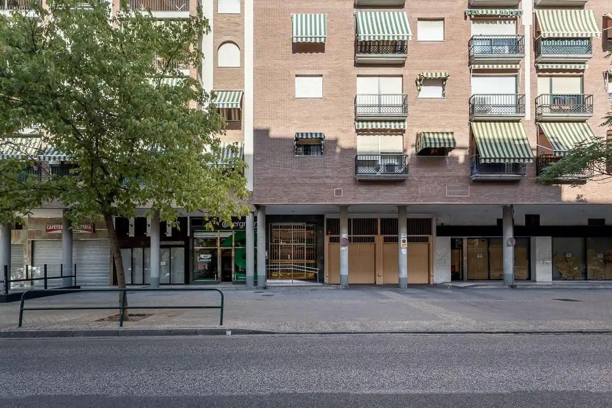 Vista exterior de Pis en venda en Granada amb Aire condicionat, Calefacció i Terrassa