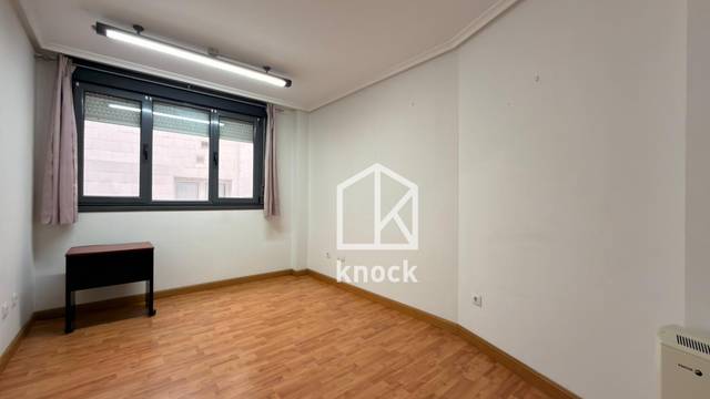 Oficina en Alquiler en Oviedo - CL CAVEDA, 29 en Salesas - Foncalada - Campoamor