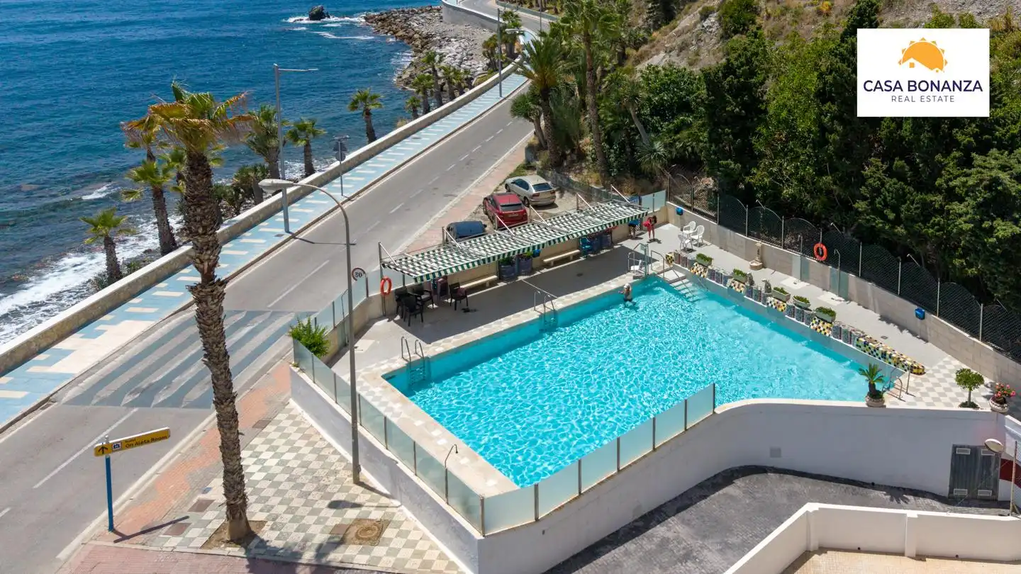Piscina de Apartament en venda en Almuñécar amb Aire condicionat, Terrassa i Traster
