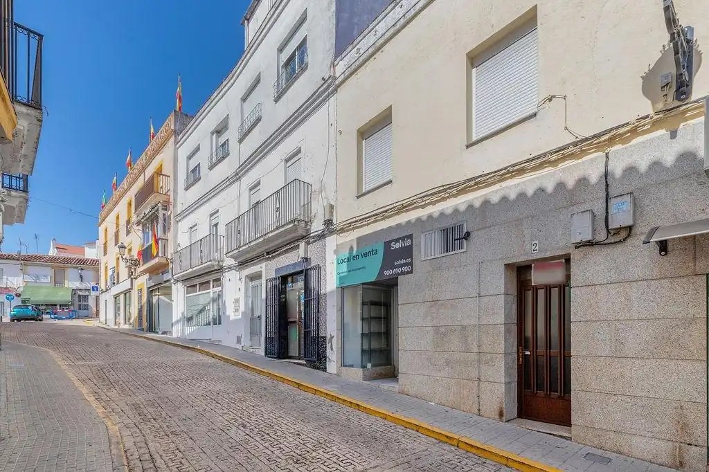 Vista exterior de Local en venda en Valencia de Alcántara
