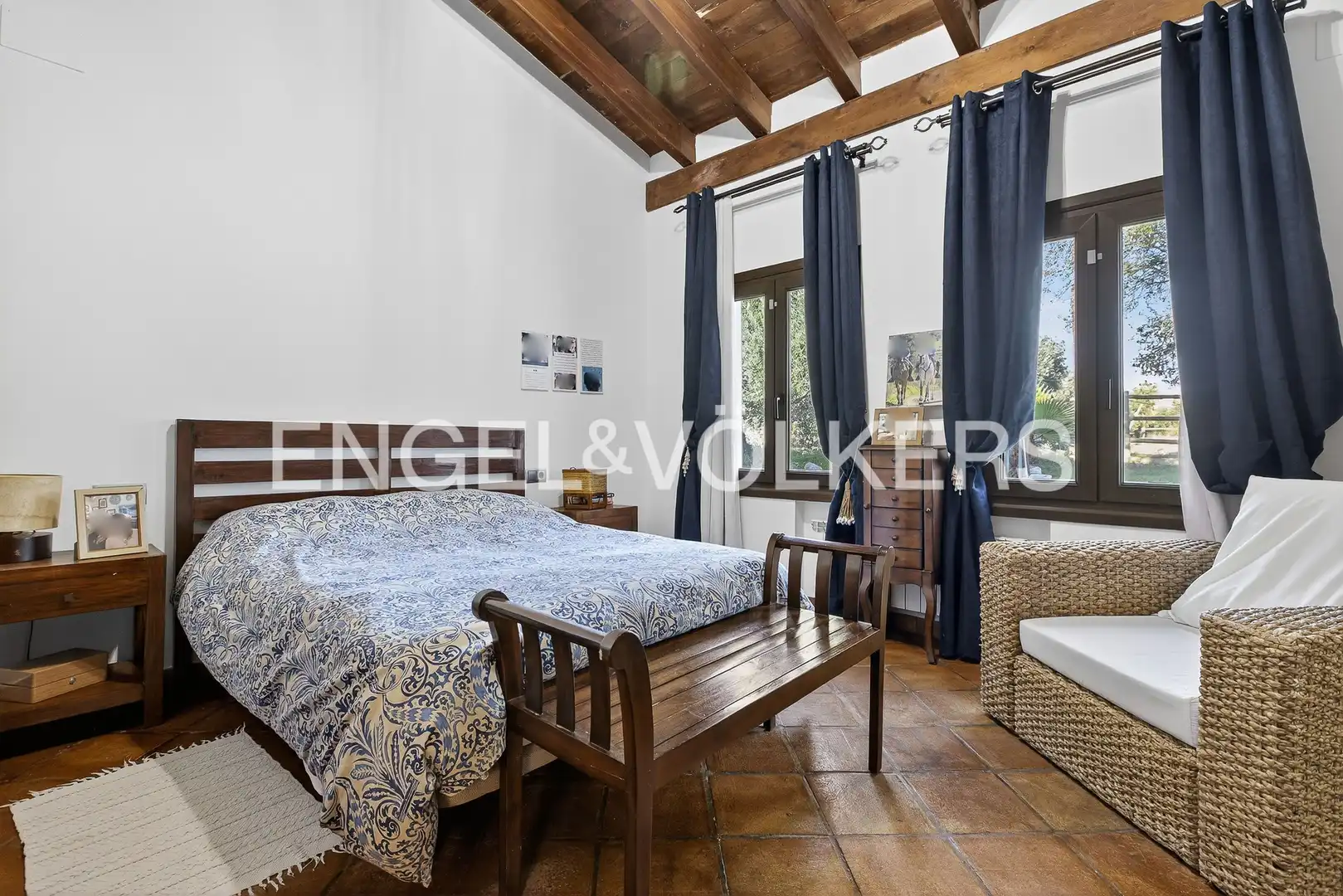 Habitación de Finca rústica en venta en La Puebla del Río con Aire acondicionado, Calefacción y Jardín privado