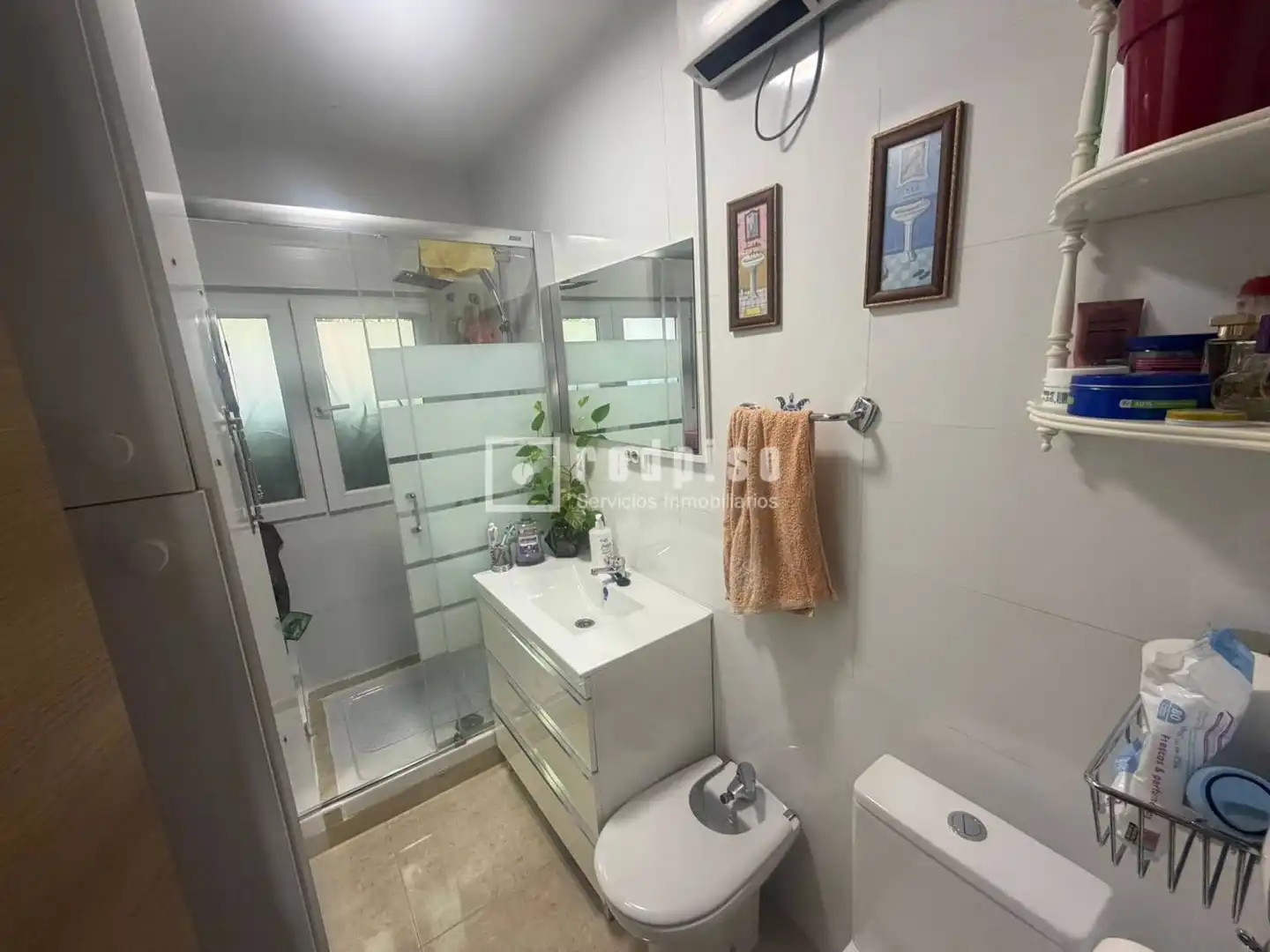 Schlafzimmer von Wohnung zum Verkauf in Madrid mit Klimaanlage und Heizung