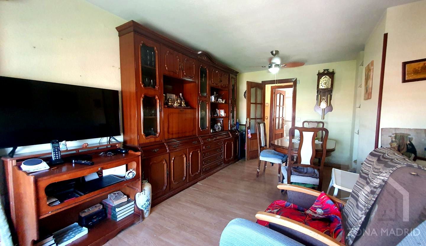 Sala d'estar de Pis en venda en  Madrid Capital amb Terrassa