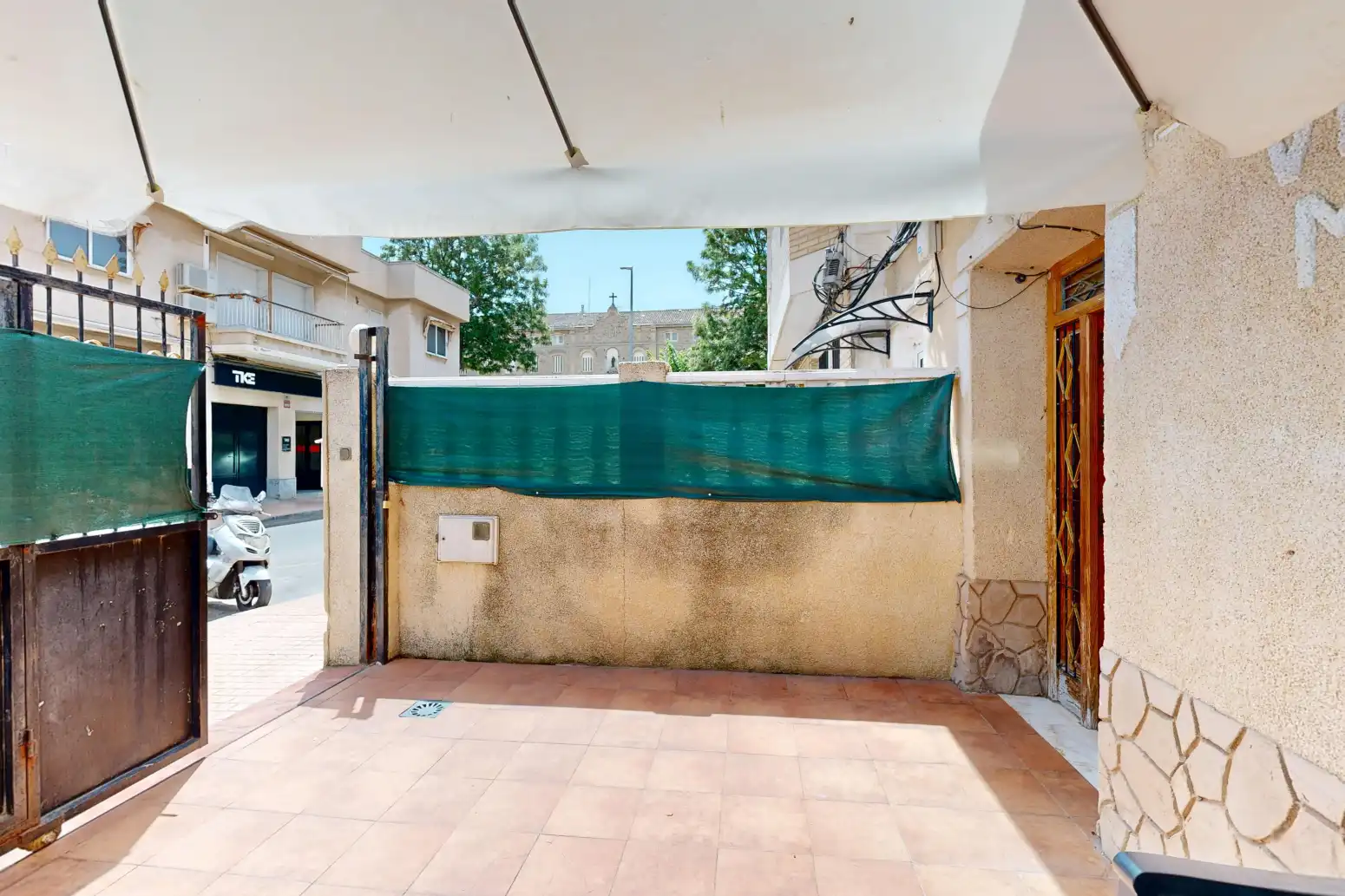 Vista exterior de Casa adosada en venda en Cartagena amb Aire condicionat i Jardí privat
