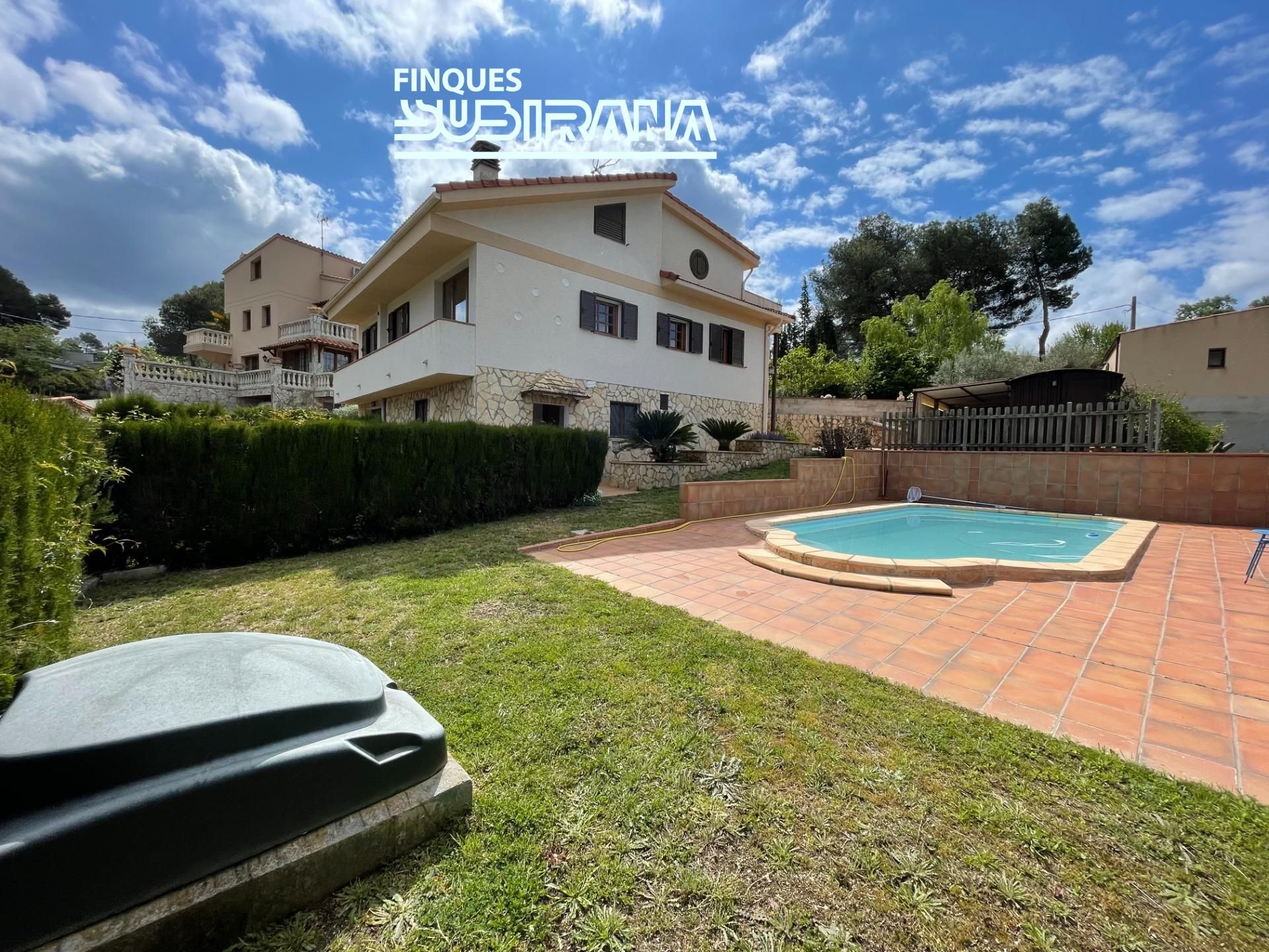 Vista exterior de Casa o xalet en venda en Querol amb Calefacció, Jardí privat i Terrassa