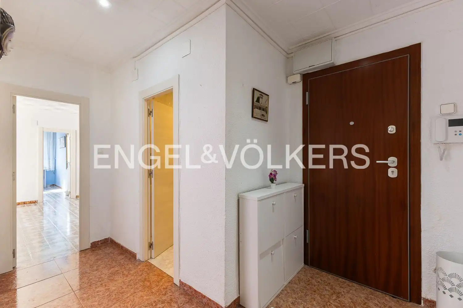 Flat for sale in Valencia  with Air Conditioner and Heating