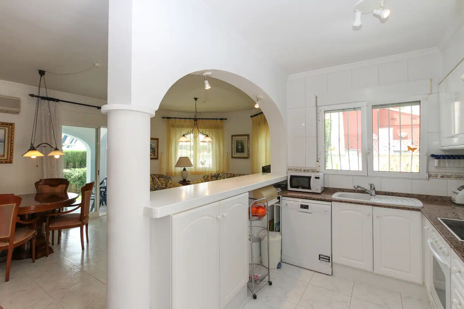 Cocina de Casa o chalet de alquiler en Dénia con Aire acondicionado, Jardín privado y Amueblado