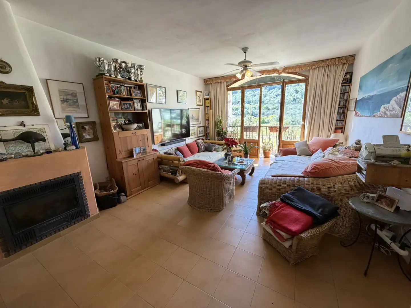 Wohnzimmer von Wohnung zum Verkauf in Bunyola mit Heizung, Terrasse und Ofen