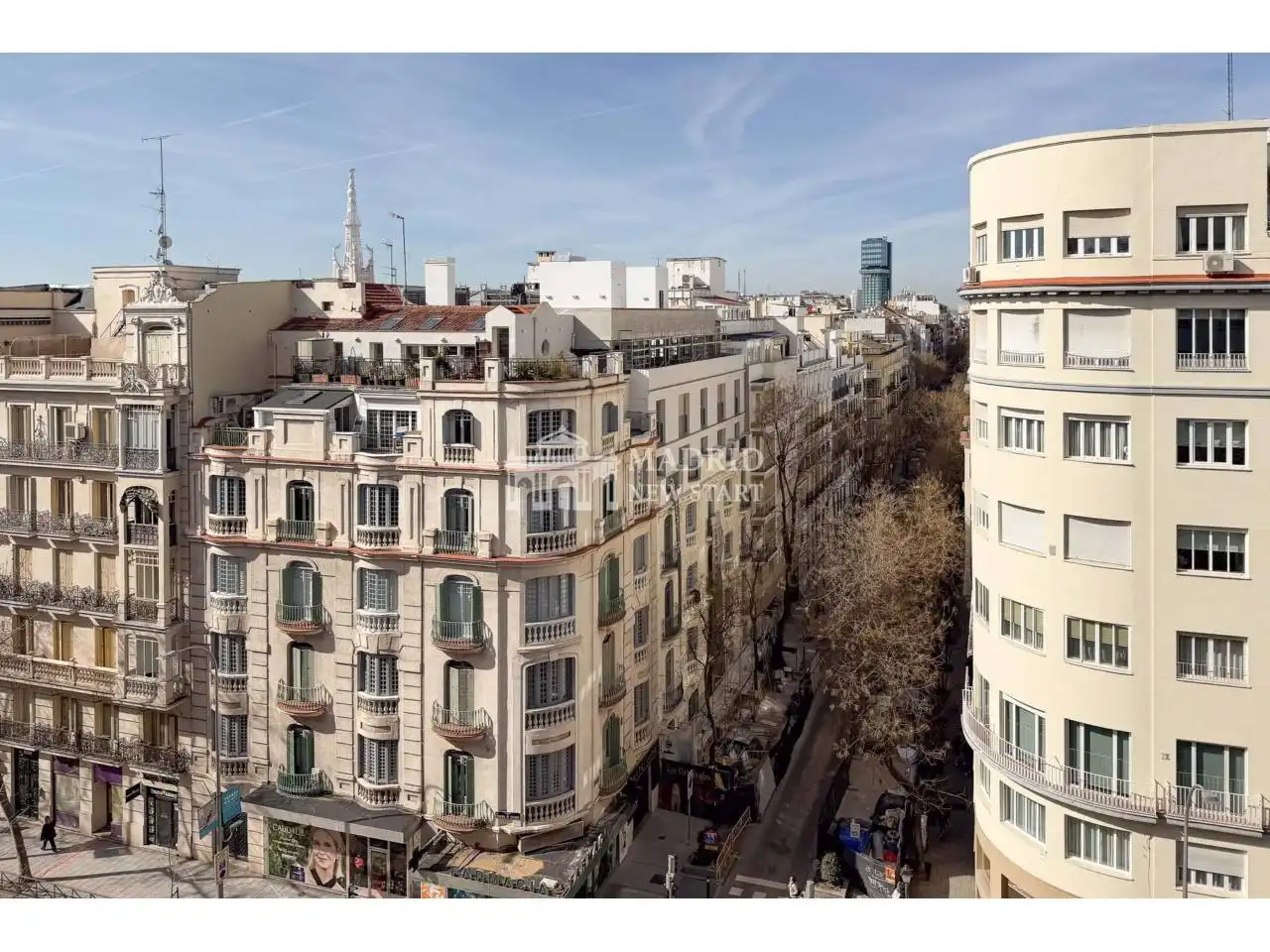Außenansicht von Wohnung zum Verkauf in Madrid mit Klimaanlage und Heizung